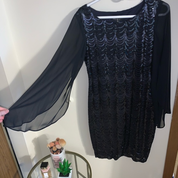 Dress - Picture 2 of 2